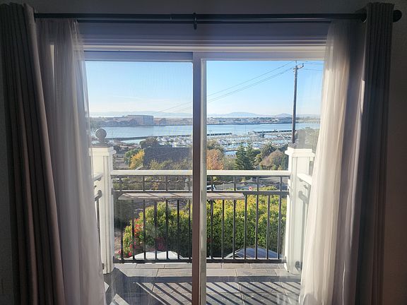 2nd image of 107 Kentucky St #107