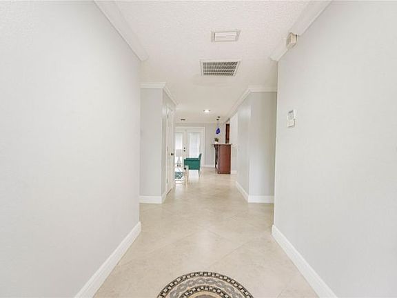 3rd image of 4850 Foxshire Cir