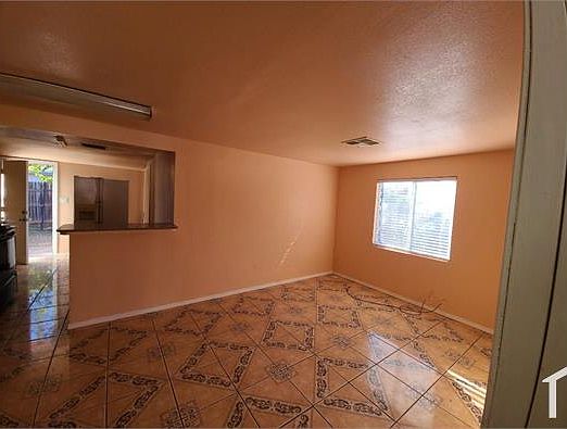 2nd image of 2539 W Vista Ave #C
