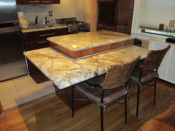 Ample storage in Island