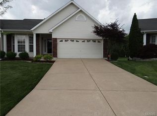 29 Green Park Ln, O'Fallon, MO 63366