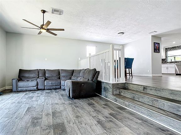 5th image of 2175 Santa Paula Dr