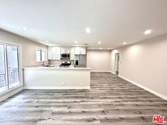 2nd image of 854 S Sherbourne Dr #4