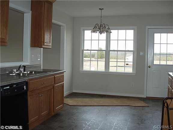 5th image of 8376 Pine Acre Ln