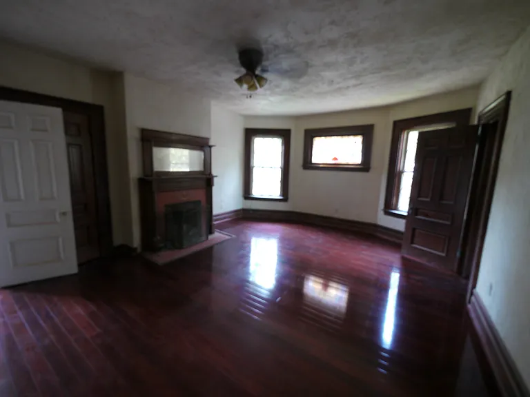 231 W Steuben St #2 — Photo 34