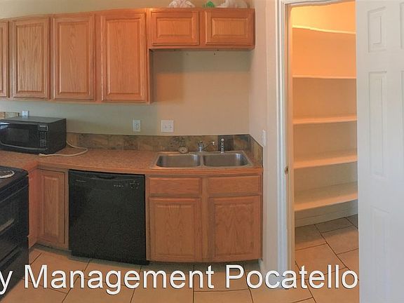 4th image of 1598 Zener St APT B