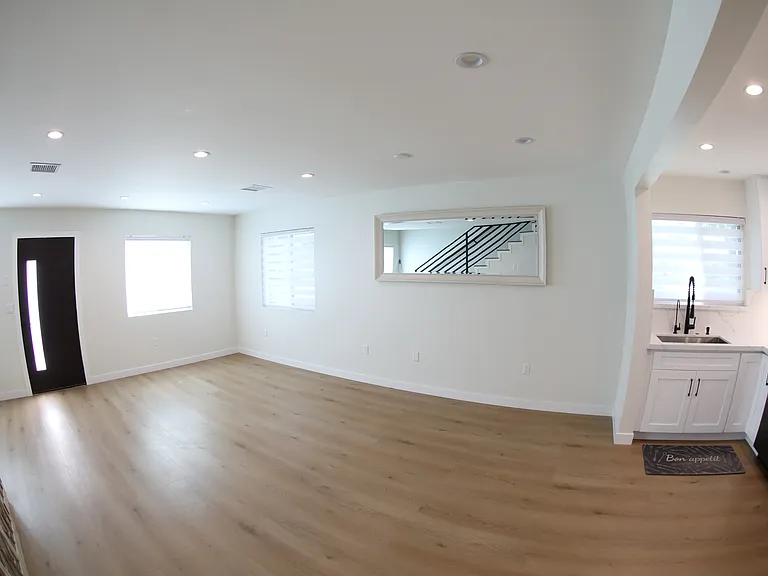16451 Los Alimos St — Photo 25