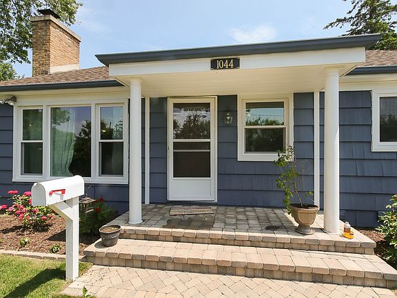 2nd image of 1044 Cherry Ln