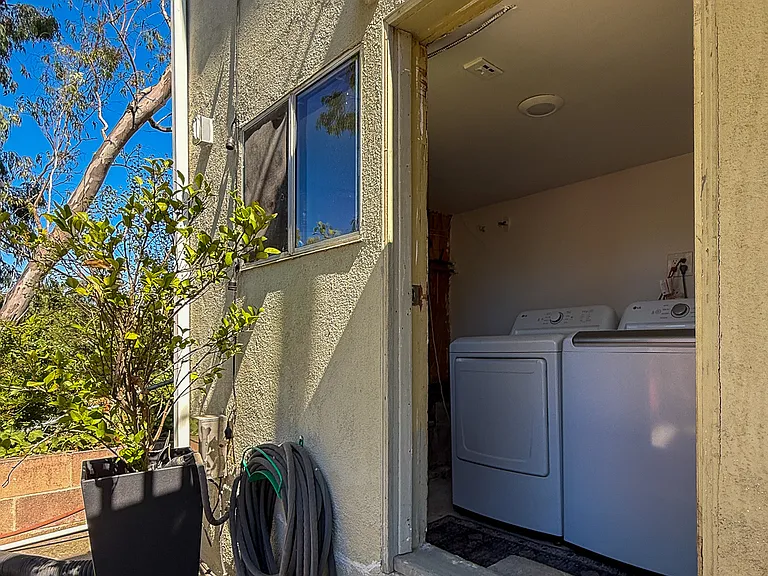 6255 1/2 Saylin Ln — Photo 25