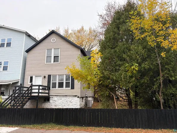 2711 W 2nd St, Duluth, MN 55806