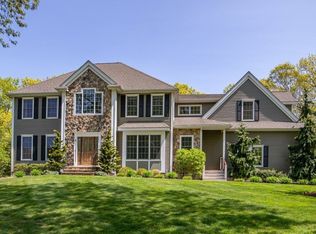 9 September Dr, Franklin, MA 02038