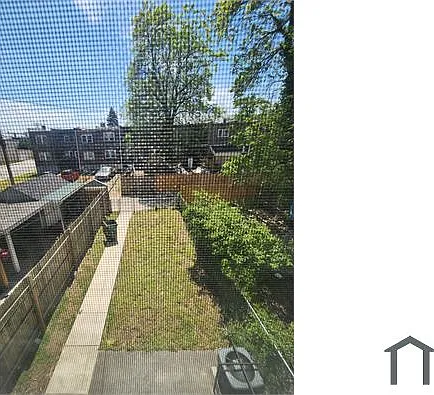 1625 Spruce St — Photo 10