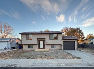 501 Peak Dr, Riverton, WY 82501