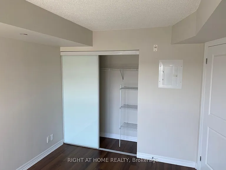80 Esther Lorrie Dr #513 — Photo 8