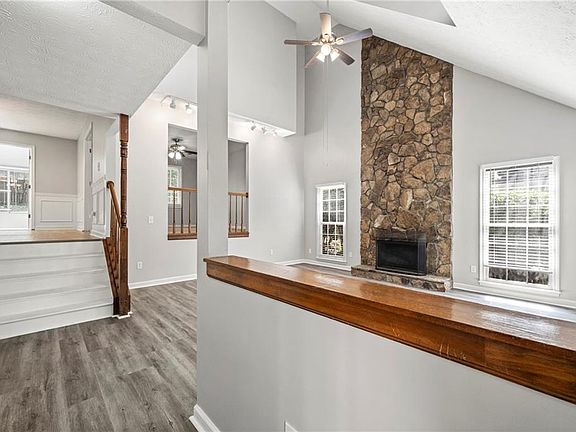 2nd image of 1055 Wellers Ct