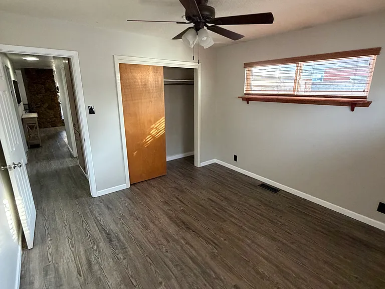 8225 Dellwood Rd NE — Photo 4