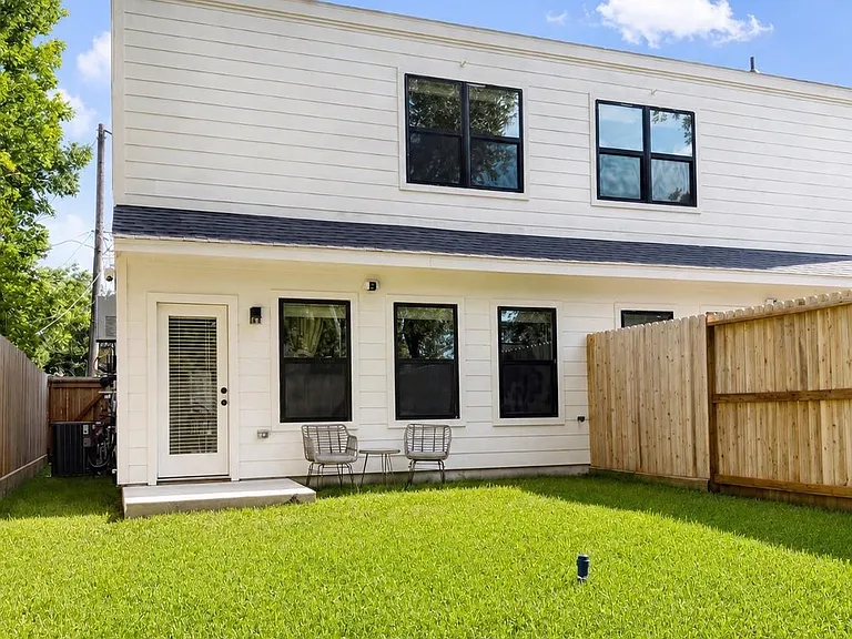 4309 Shelby Cir #B — Photo 24
