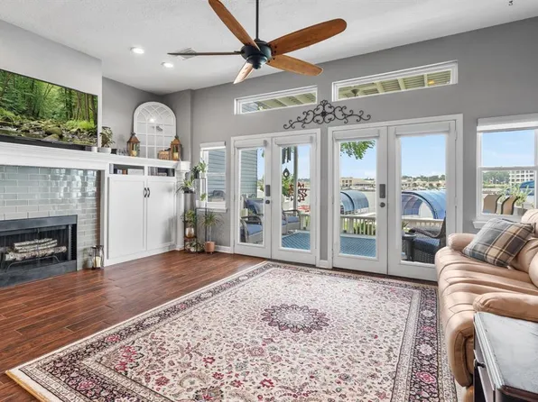 3 Key Harbour Dr, Montgomery, TX 77356