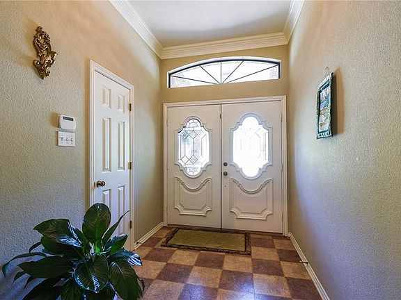 4th image of 3001 Greenbrook Dr