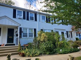 421 Sylvan Knoll Rd, Stamford, CT 06902