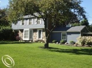 216 Eileen Dr, Bloomfield Hills, MI 48302