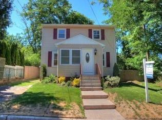 148 Rosewood Rd, Kings Park, NY 11754