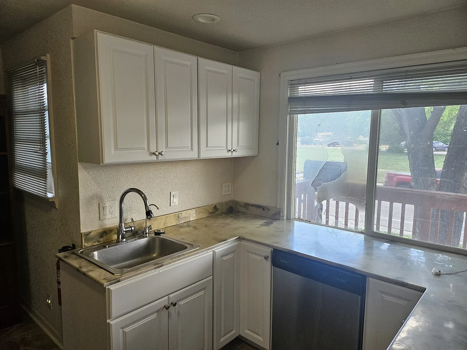 5 bed, $3,300 — Photo 2