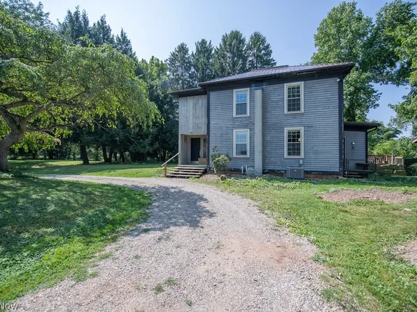 1685 N Orchard Rd NE, Bolivar, OH 44612