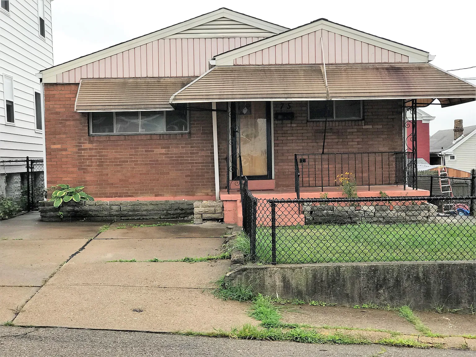 75 McKinnie Ave photo 1