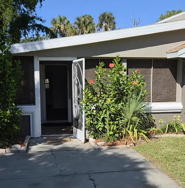 3 bed, 1.0 bath, 799 sqft, $1,750 — Photo 2