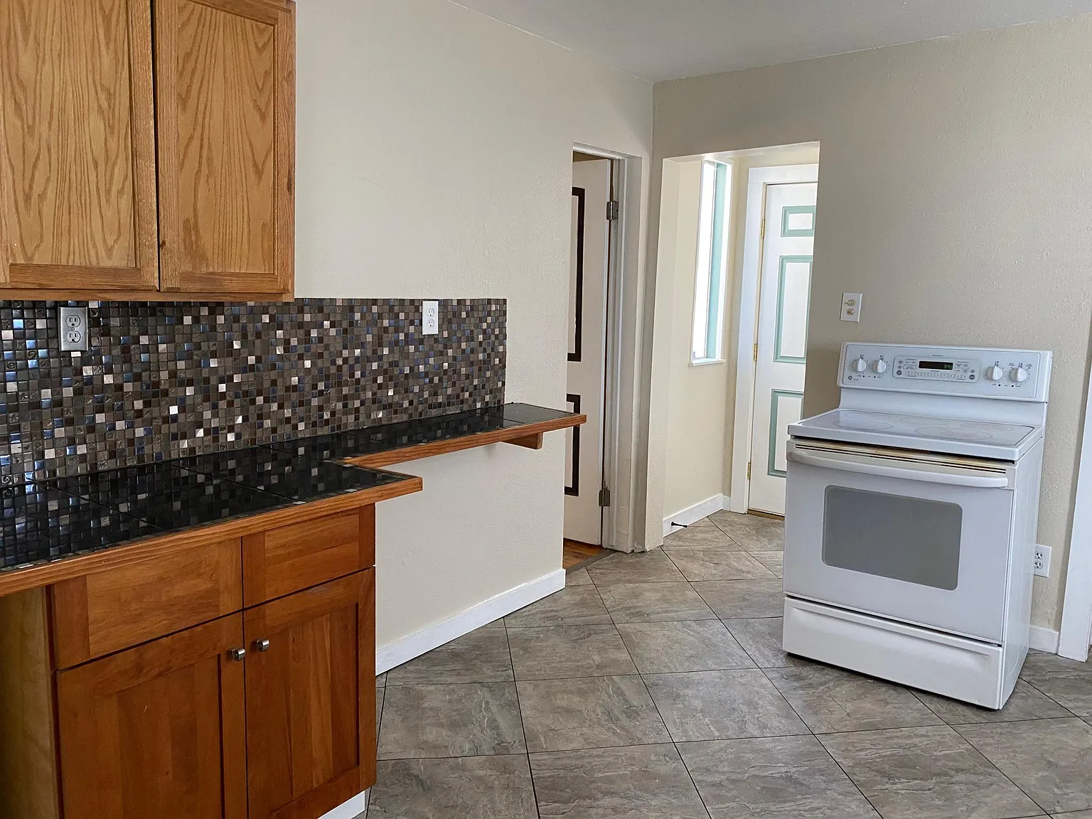 2 bed, 675 sqft, $950 — Photo 4