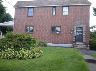 103 E Garrison Rd, Brookhaven, PA 19015