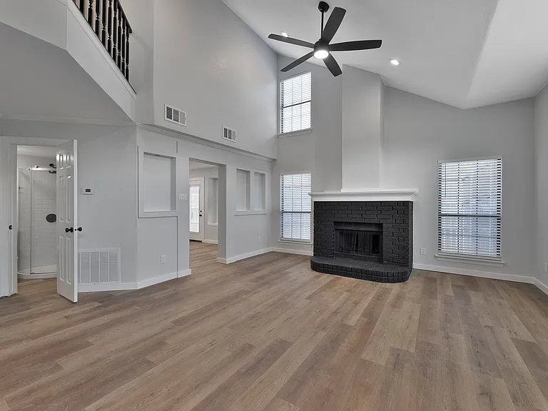 1911 Lavaca Ct — Photo 5
