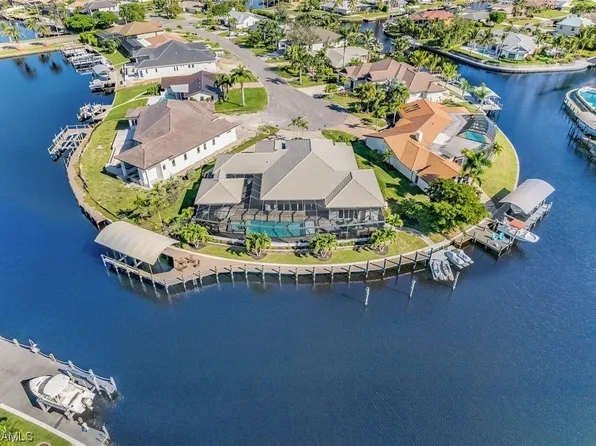 6642 Joanna Cir, Fort Myers, FL 33919