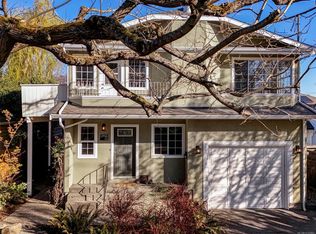 621 Pine St, Victoria, BC V9A 2Z9