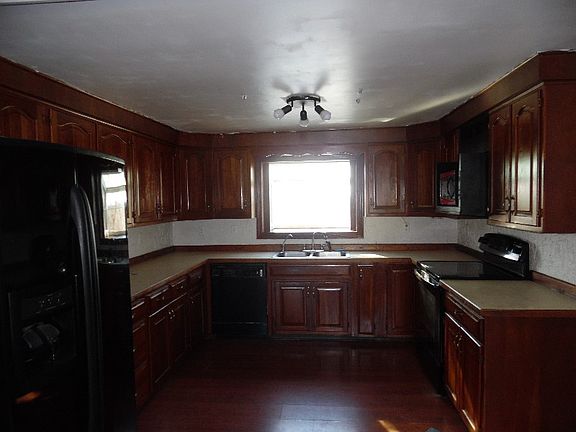 3rd image of 909 Tacey Rd