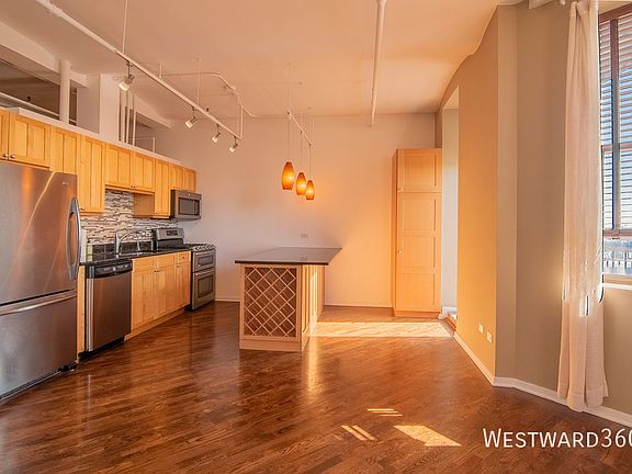 3rd image of 500 S Clinton St APT 731