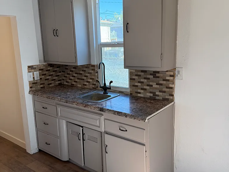 2954 Desert St #B — Photo 5