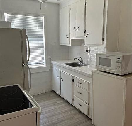 3rd image of 23 Sidonia Ave APT 3