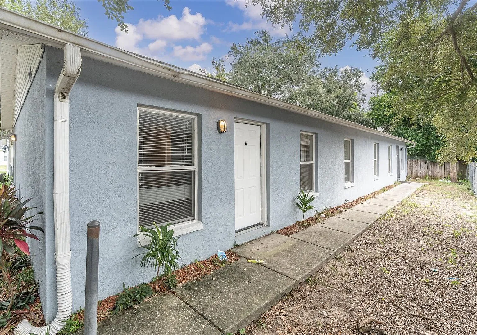 3421 Temple St — Photo 1