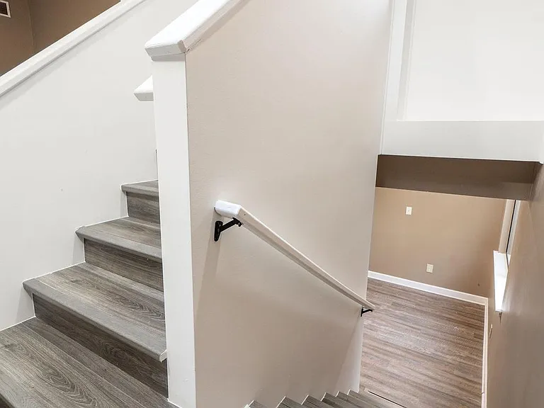 1512 Roberts Way — Photo 17