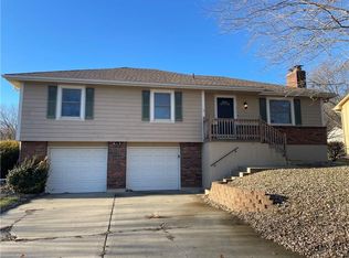 404 N Washington St, Raymore, MO 64083