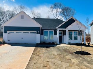 172 Hunter Ridge Dr, Boiling Springs, SC 29316