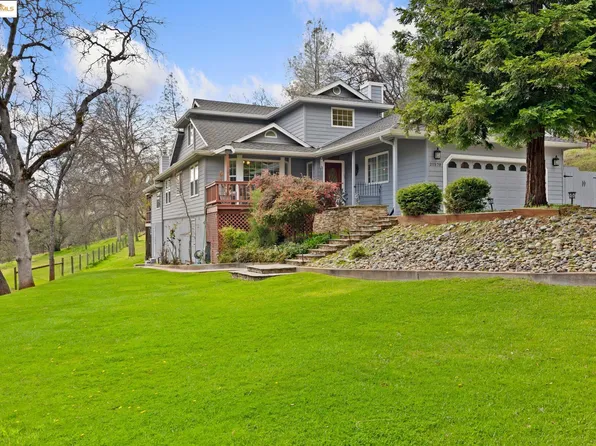 21570 Montgomery Rd, Sonora, CA 95370
