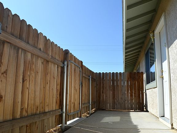 5th image of 16350 Sultana St