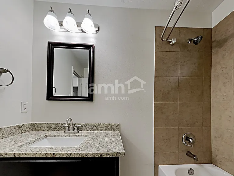 2213 Oak Circle Dr N — Photo 17