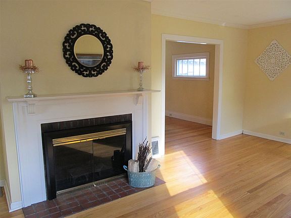 4th image of 5 Cunningham Ave