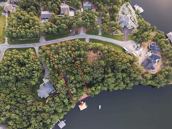 3rd image of 200 Parrish Ridge Ln