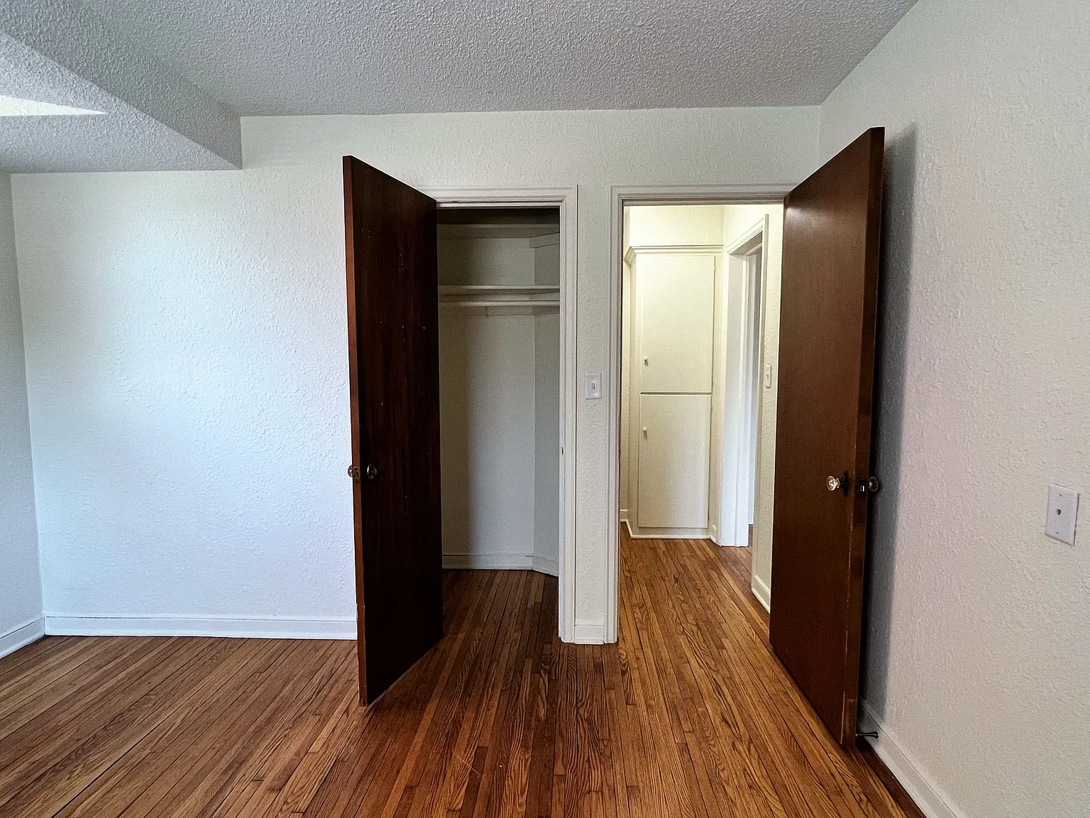 Village Apts (1929) — Photo 4