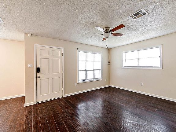 5th image of 118 Helena Dr